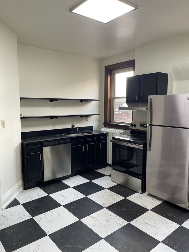 3405 Monteith Ave, Unit #4 in Cincinnati, OH - Foto de edificio - Building Photo