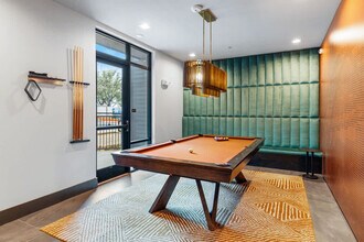 9127 Research Blvd in Austin, TX - Foto de edificio - Building Photo