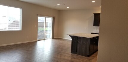 3615 NE Laurel St in Camas, WA - Building Photo - Building Photo