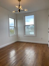 13 River St, Unit B in Sea Bright, NJ - Building Photo - Building Photo