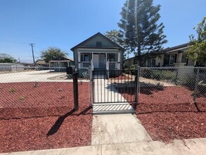 386 N Mt Vernon Ave in Colton, CA - Building Photo - Building Photo