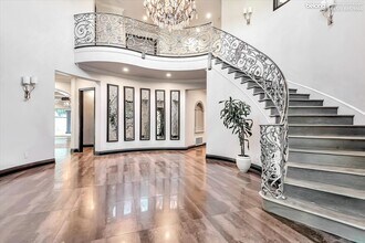 25644 Queenscliff Ct in Calabasas, CA - Building Photo - Building Photo