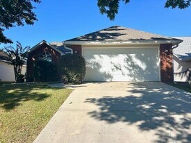 1038 High Meadow Dr in Tallahassee, FL - Building Photo