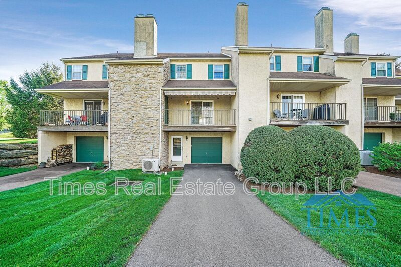 220 Westridge Pl N in Phoenixville, PA - Building Photo