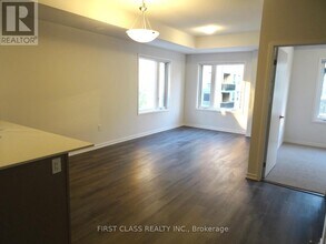 15 William Jackson Wy in Toronto, ON - Building Photo - Building Photo
