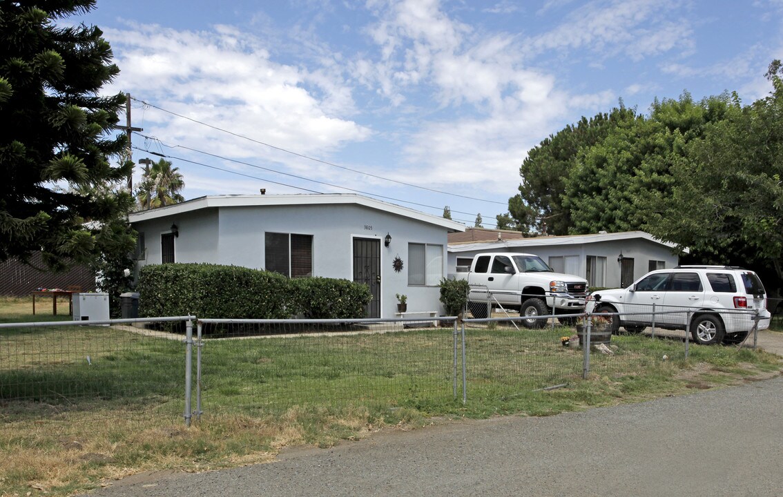 3805-3821 Bancroft Dr in Spring Valley, CA - Building Photo
