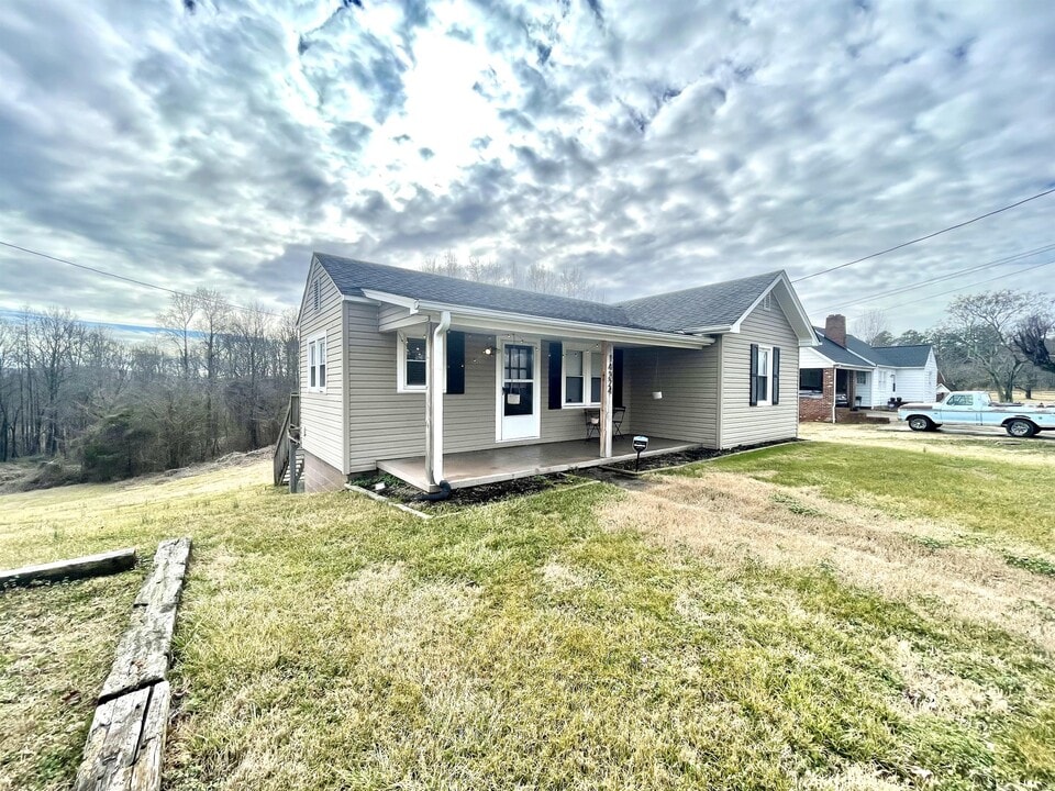 14224 Elkin Hwy in Ronda, NC - Building Photo