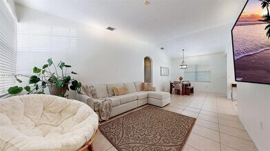12567 SW 121st Ave in Miami, FL - Building Photo - Building Photo