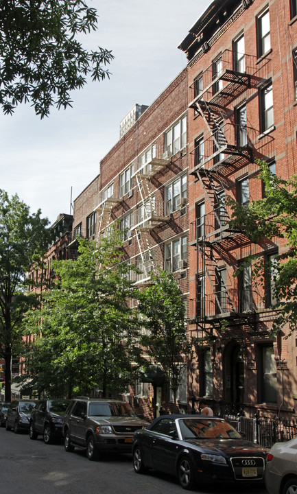 240 E 89th St in New York, NY - Foto de edificio