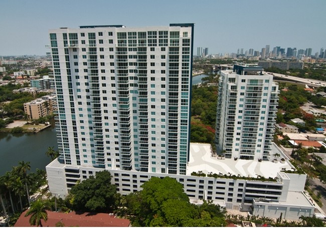 Terrazas River Park Village Apartments in Miami, FL - Building Photo - Building Photo