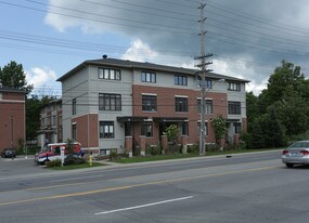 799 Montreal Rd in Ottawa, ON - Building Photo