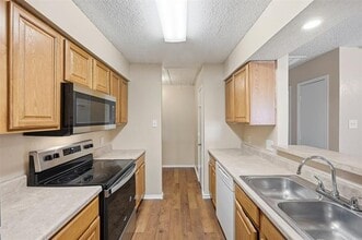 3416 Colonial Dr in Forest Hill, TX - Building Photo - Building Photo