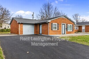 1707 Sarasota Ct in Lexington, KY - Building Photo