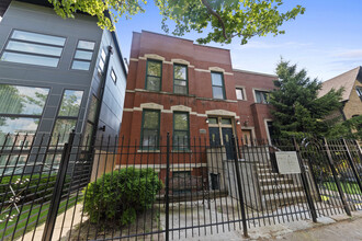 1538 N Maplewood Ave in Chicago, IL - Building Photo - Building Photo