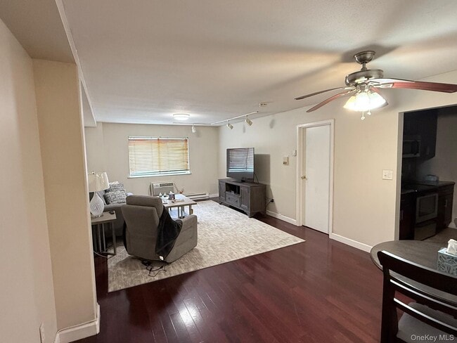 530 Hudson Ave in Cedarhurst, NY - Building Photo - Building Photo