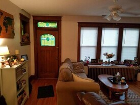 1042 Art Hill Pl in St. Louis, MO - Building Photo