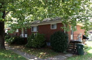 214 E Cedar St in Cary, NC - Building Photo