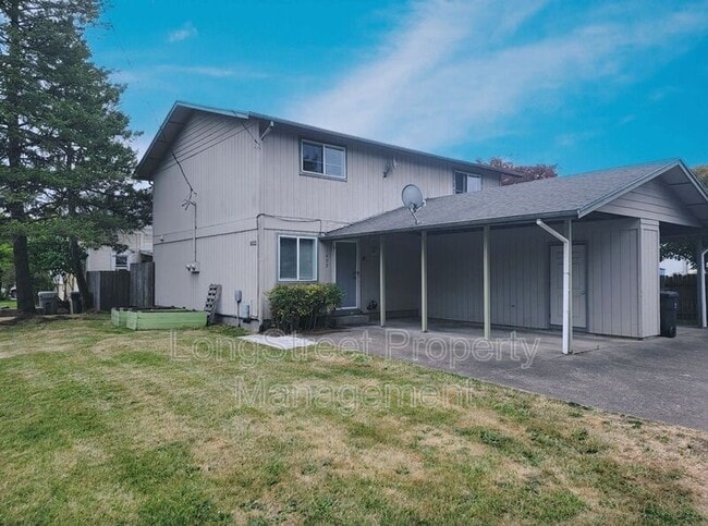property at 1622 College St
