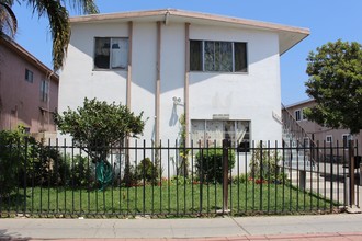 1905 W Myrtle St in Santa Ana, CA - Building Photo - Building Photo