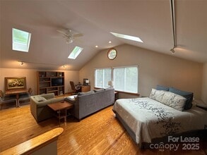 1330 Cedar Ln in Charlotte, NC - Building Photo - Building Photo