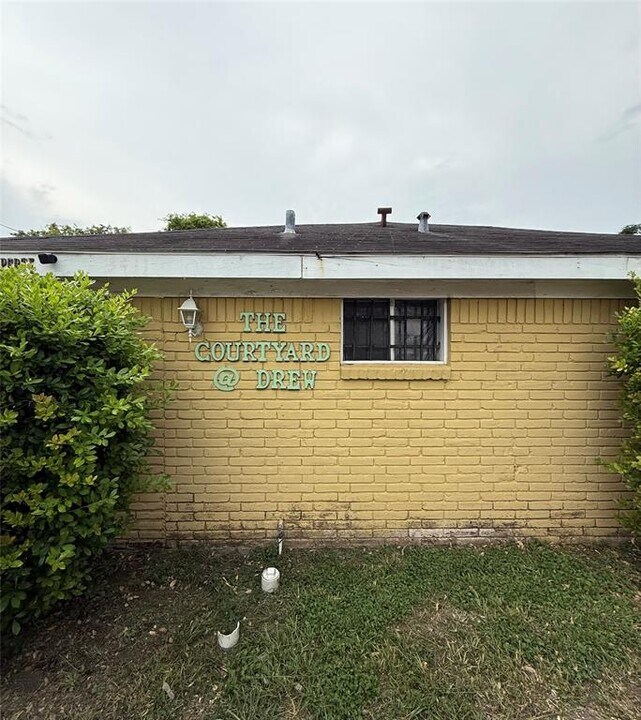 3411 Drew St in Houston, TX - Building Photo