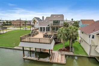 21812 Frio Dr in Galveston, TX - Building Photo - Building Photo