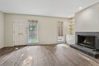 2124 Stonehenge Ave in Baton Rouge, LA - Building Photo - Building Photo