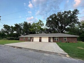 218 Cheek St in Mineola, TX - Building Photo - Building Photo