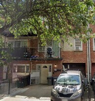 42-44-44 Elbertson St in Queens, NY - Building Photo