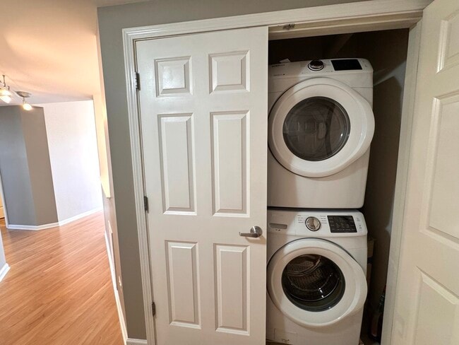 656 Pearson St in Des Plaines, IL - Building Photo - Building Photo