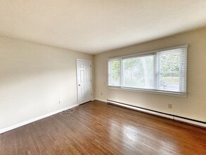 37 Ferris Ave in Norwalk, CT - Building Photo - Building Photo