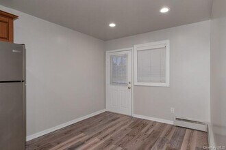 25 Westgate Dr in Bohemia, NY - Building Photo - Building Photo