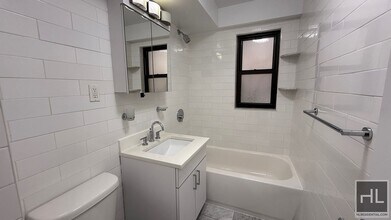 EAST 56 STREET in New York, NY - Foto de edificio - Building Photo