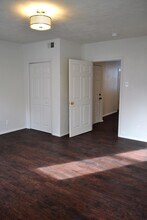 2611 Larkins Way, Unit Apt 2 in Pittsburgh, PA - Foto de edificio - Building Photo