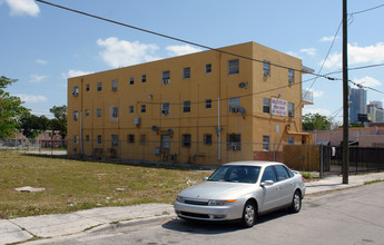 535 NW 7th St in Miami, FL - Building Photo - Building Photo