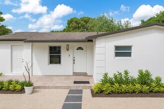 341 NW 43rd St in Miami, FL - Building Photo - Building Photo