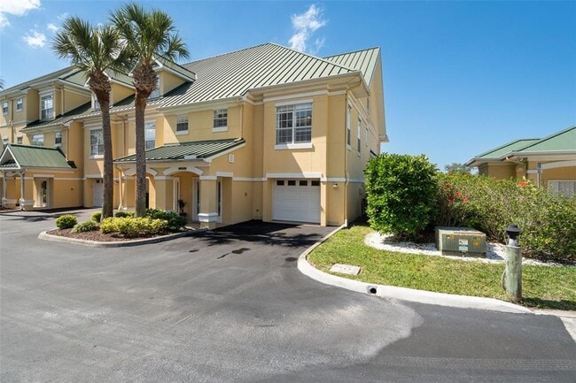 6420 Sunset Bay Cir in Apollo Beach, FL - Building Photo - Building Photo