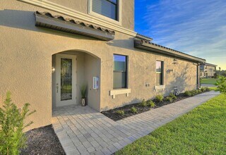 5934 Wake Forest Run in Bradenton, FL - Building Photo - Building Photo