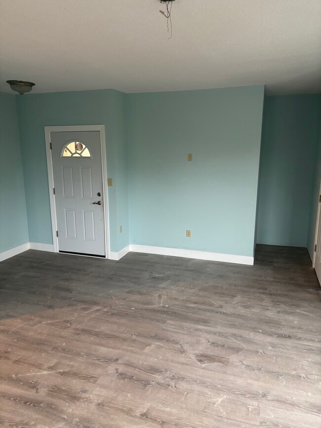 2327 Main St, Unit 3rd in Hartford, CT - Building Photo - Building Photo