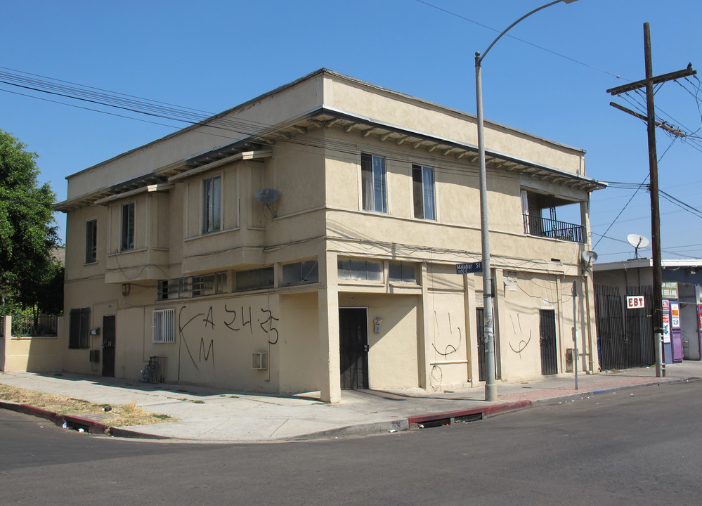 701 N Fickett St in Los Angeles, CA - Foto de edificio