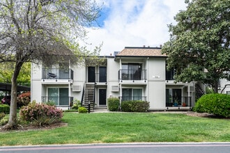 Sunnyvale West in Walnut Creek, CA - Building Photo - Building Photo
