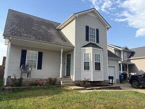 515 Fox Trot Dr in Clarksville, TN - Building Photo - Building Photo