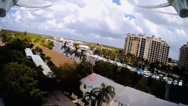 3355 N Key Dr, Unit 11 in Ft. Myers, FL - Foto de edificio - Building Photo