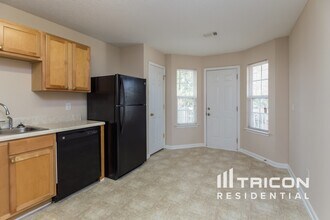 11569 Registry Blvd in Hampton, GA - Foto de edificio - Building Photo