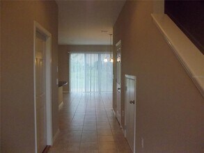 6915 Woodchase Glen Dr in Riverview, FL - Building Photo - Building Photo