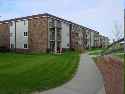 Century Apartments in Dickinson, ND - Building Photo