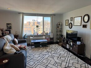 184 Saint Paul St, Unit 604 in Brookline, MA - Building Photo - Building Photo