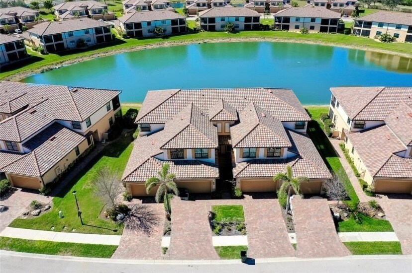 20150 Ragazza Cir in Venice, FL - Building Photo