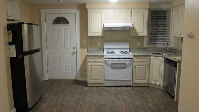 property at 39 Rawson Rd