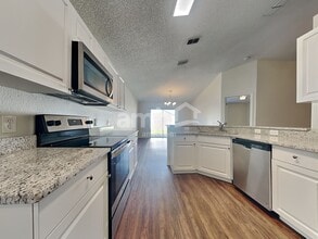 914 Stallion Way in Valrico, FL - Building Photo - Building Photo